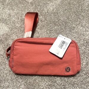 NWT Lululemon Everywhere Belt Bag